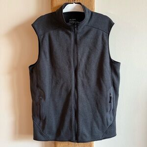 Arc'teryx Men’s Covert Fleece Sweater Vest Gray XL